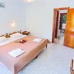 Pensión Saint Nicolas 4*