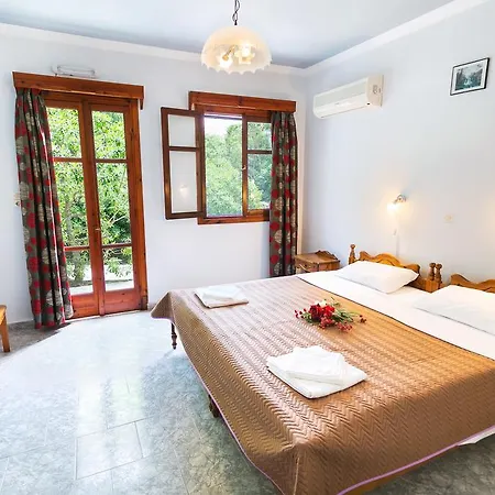 Saint Nicolas Αρκάσα