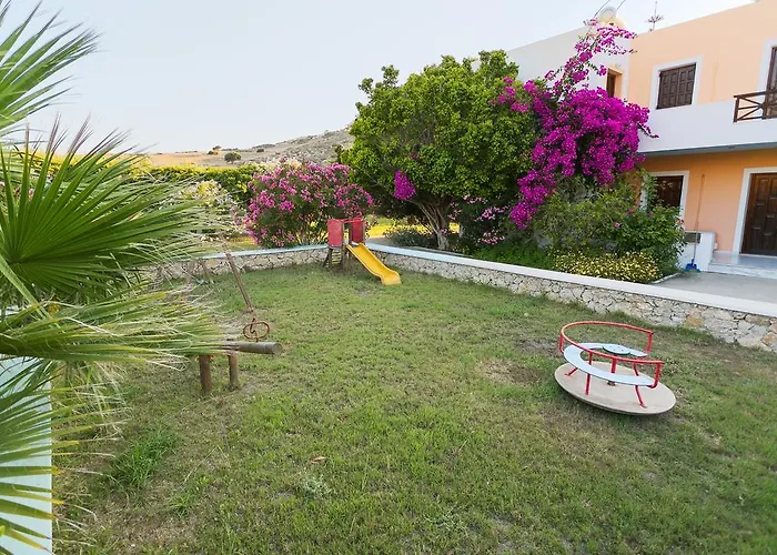 Saint Nicolas بيت ضيافة أركاسا